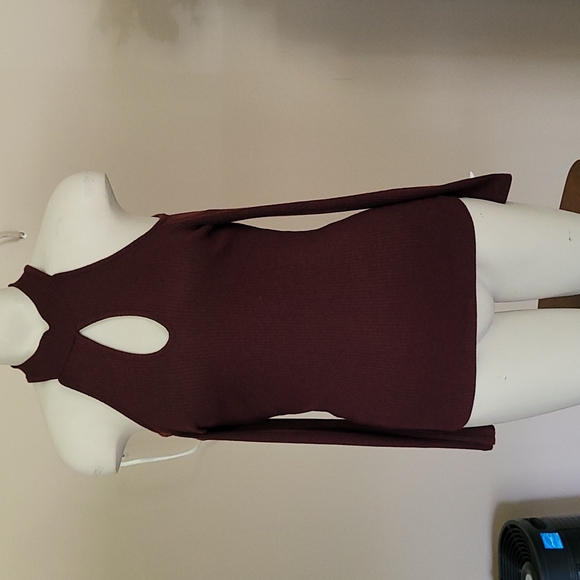Active USA Tops - Cold Shoulder Top